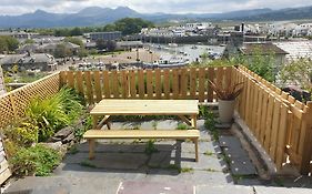 Harbour & Mountain Views, Porthmadog House, Sleeps 9, 4 Bedrooms, Two And Half Bathrooms